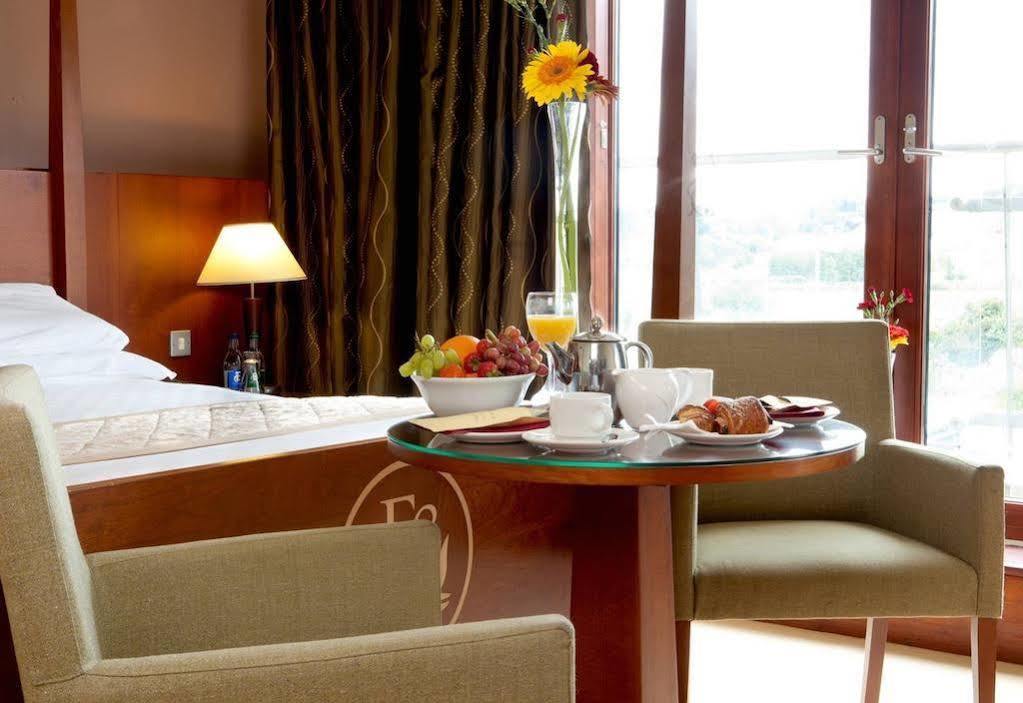 Four Seasons Hotel, Carlingford Eksteriør billede